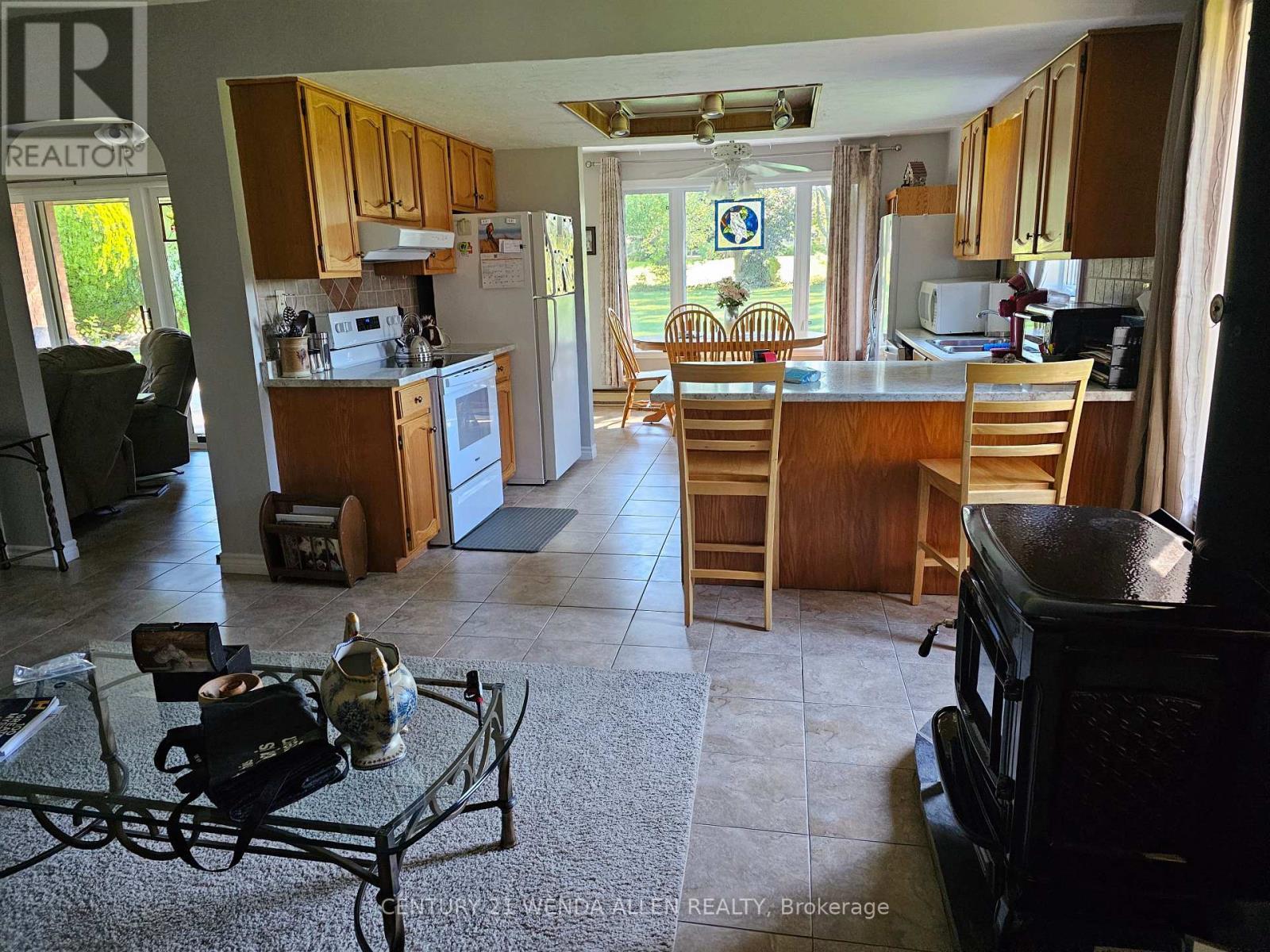 55 Penetangore Row S, Huron-Kinloss, ON - Indoor Photo Showing Kitchen