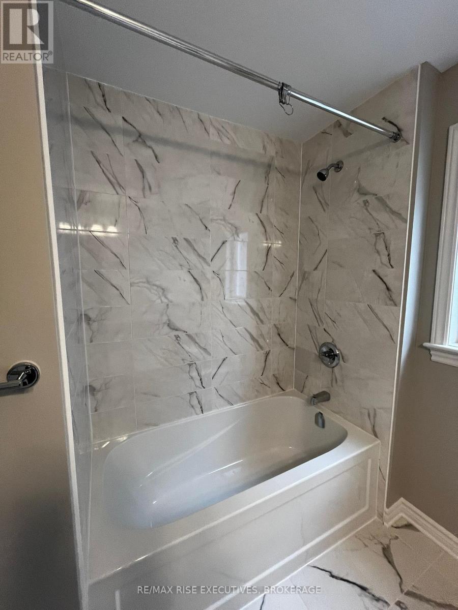 1405 Demers Avenue, Kingston (East Gardiners Rd), ON - Indoor Photo Showing Bathroom