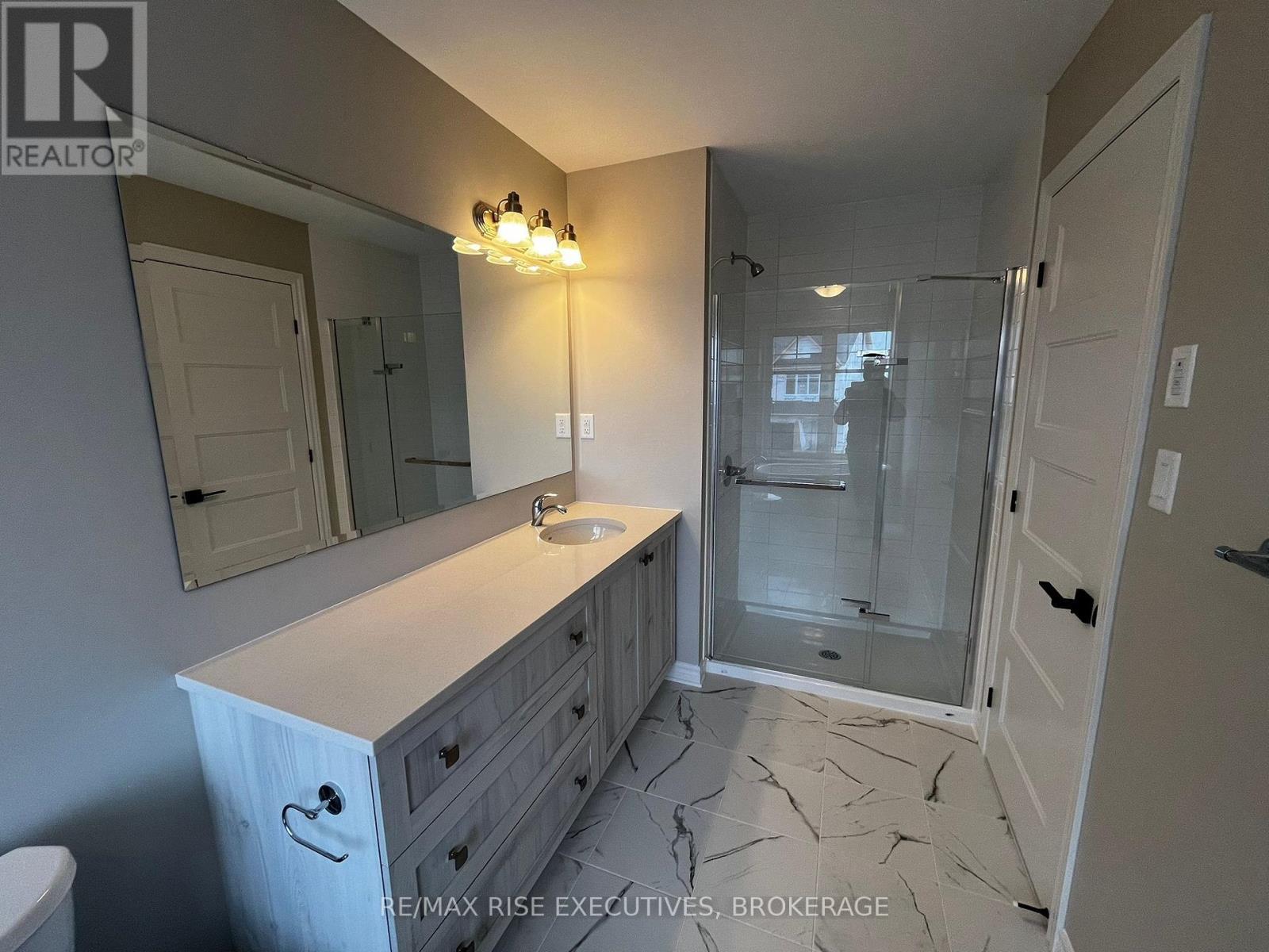 1405 Demers Avenue, Kingston (East Gardiners Rd), ON - Indoor Photo Showing Bathroom