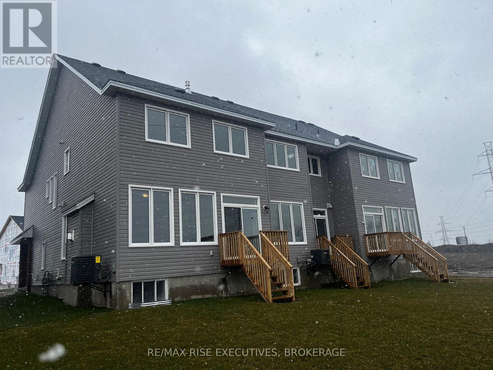 1405 Demers Avenue, Kingston (East Gardiners Rd), ON - Outdoor