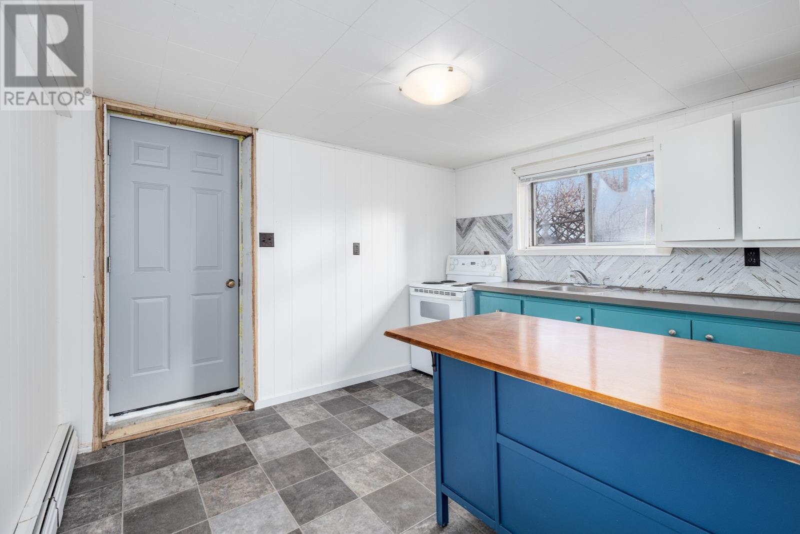 33 Second Street, Mount Pearl, NL - Indoor