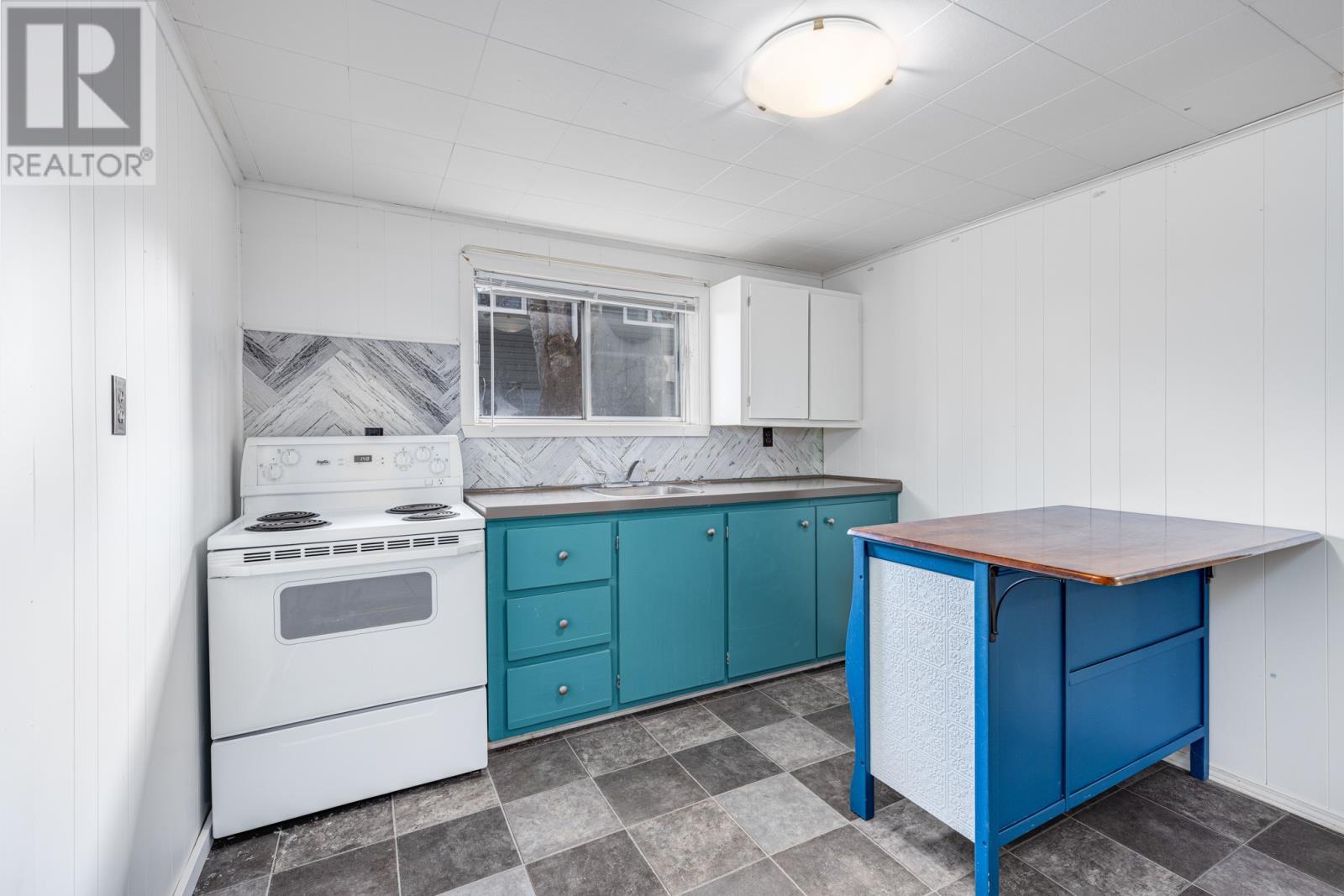 33 Second Street, Mount Pearl, NL - Indoor Photo Showing Kitchen