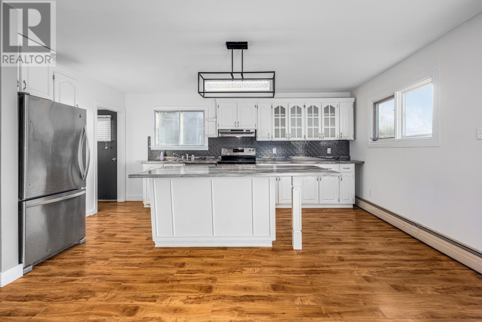 33 Second Street, Mount Pearl, NL - Indoor Photo Showing Kitchen