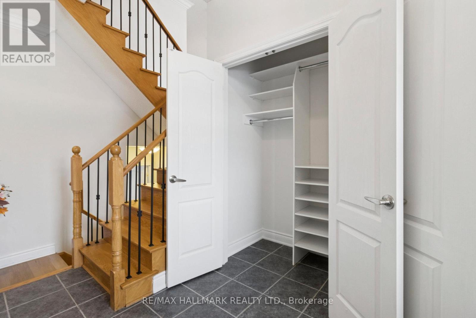 8 Mistywood Crescent, Vaughan, ON - Indoor Photo Showing Other Room