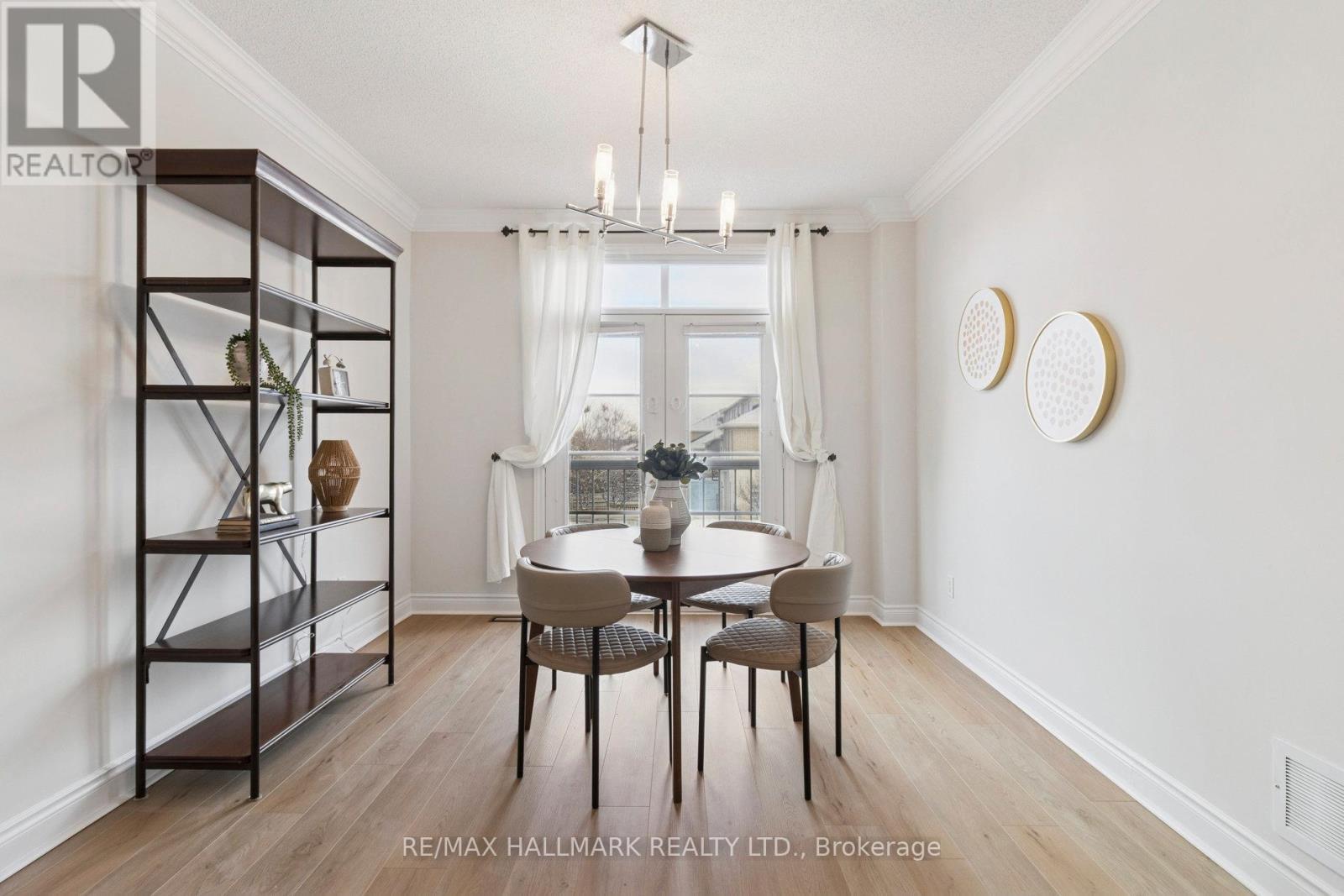 8 Mistywood Crescent, Vaughan, ON - Indoor Photo Showing Dining Room