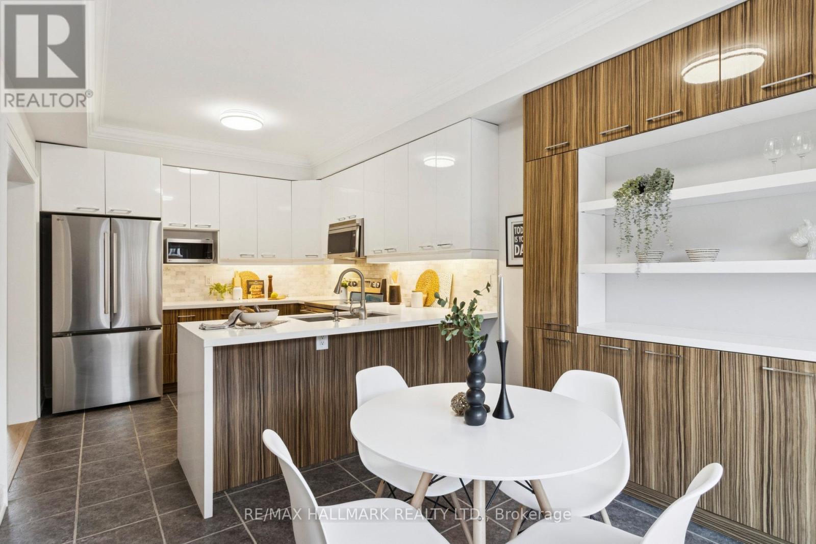 8 Mistywood Crescent, Vaughan, ON - Indoor