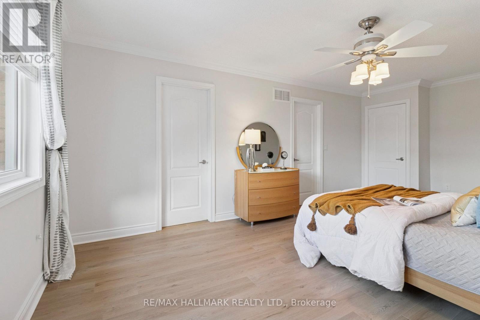 8 Mistywood Crescent, Vaughan, ON - Indoor Photo Showing Bedroom
