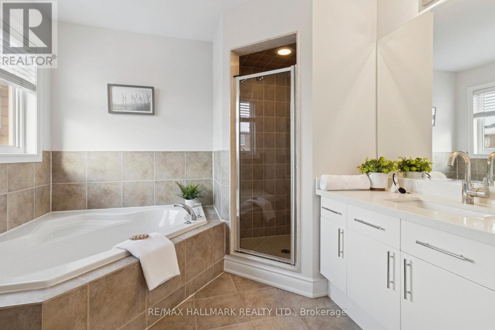 8 Mistywood Crescent, Vaughan, ON - Indoor Photo Showing Bathroom