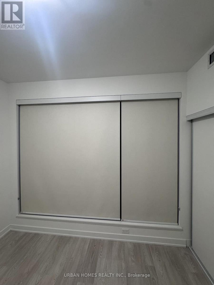 1120 - 1 Quarrington Lane, Toronto, ON - Indoor Photo Showing Other Room