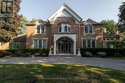 15 DAFFODIL AVENUE Markham, ON L3T 1N2