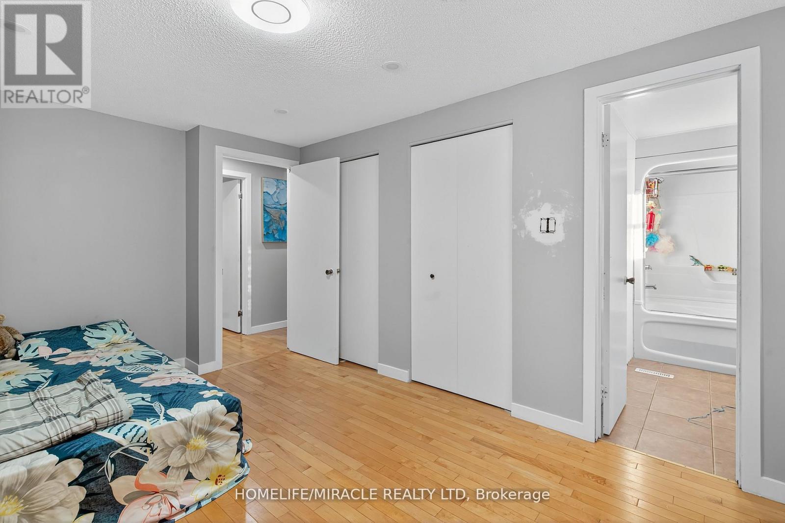 28 - 1318 Highbury Avenue, London East, ON - Indoor Photo Showing Bedroom
