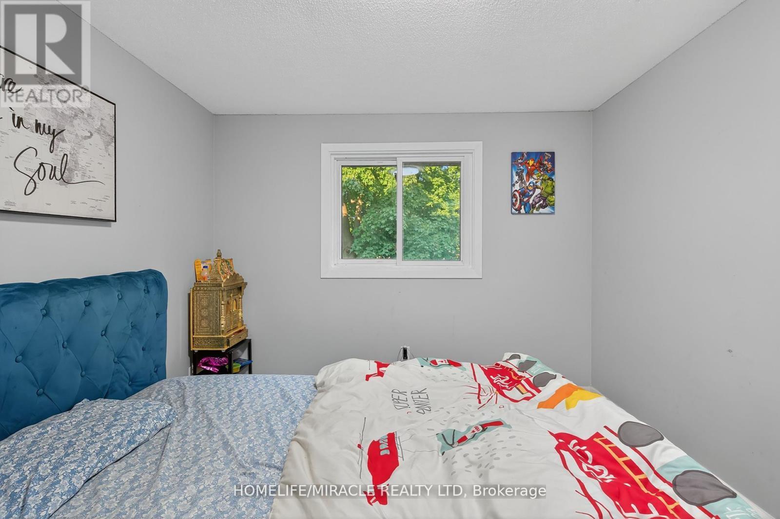 28 - 1318 Highbury Avenue, London East, ON - Indoor Photo Showing Bedroom