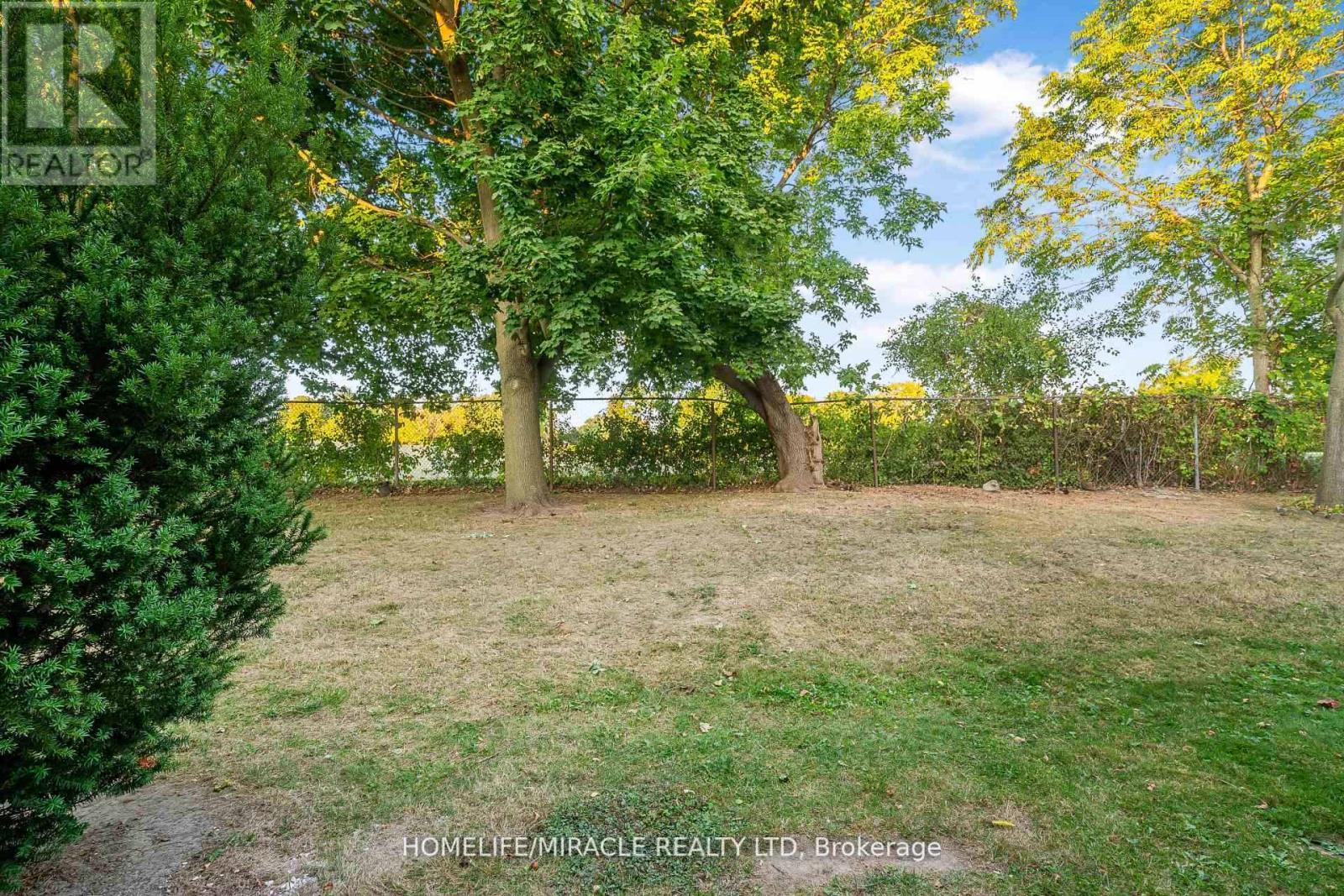 28 - 1318 Highbury Avenue, London East, ON - Outdoor