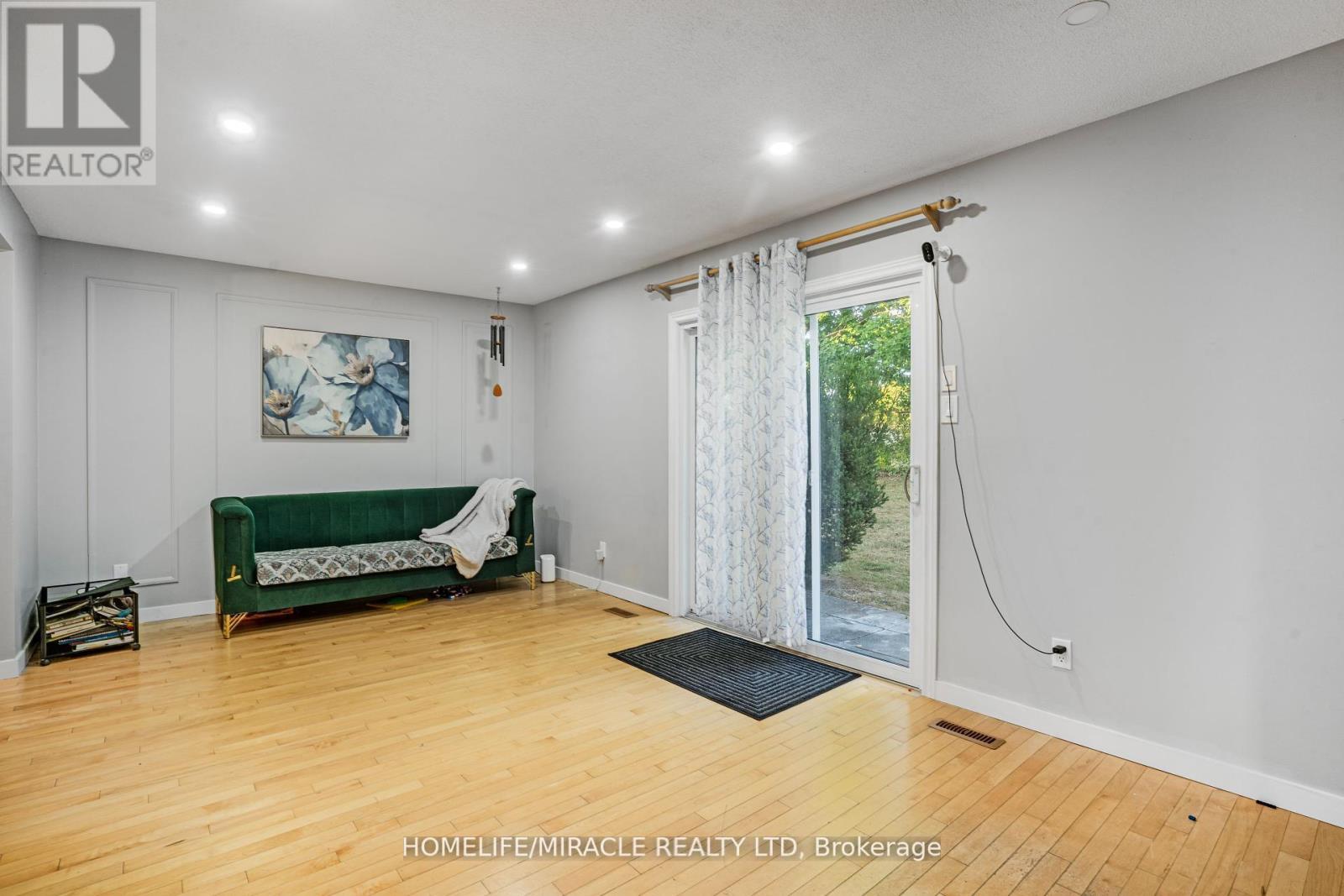 28 - 1318 Highbury Avenue, London East, ON - Indoor