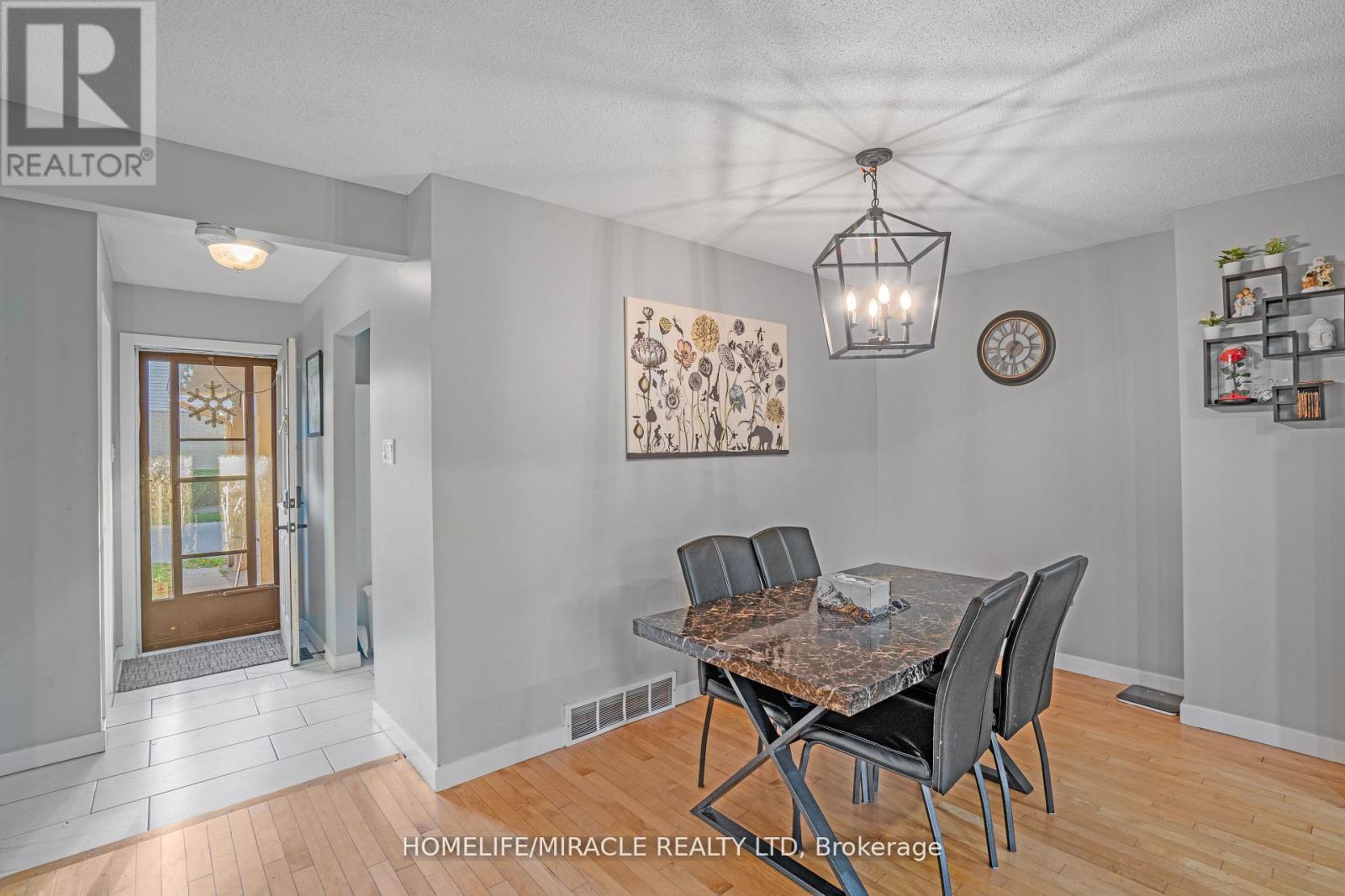 28 - 1318 Highbury Avenue, London East, ON - Indoor Photo Showing Dining Room