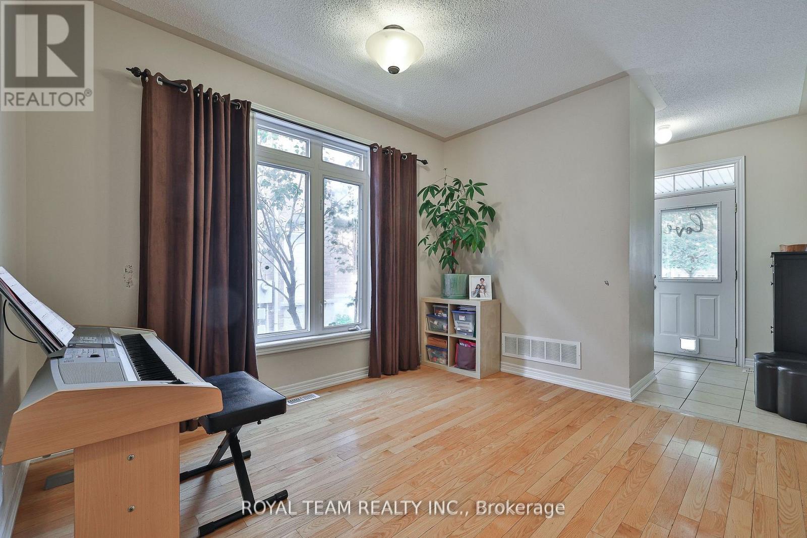 76 Degas Drive, Vaughan, ON - Indoor Photo Showing Other Room