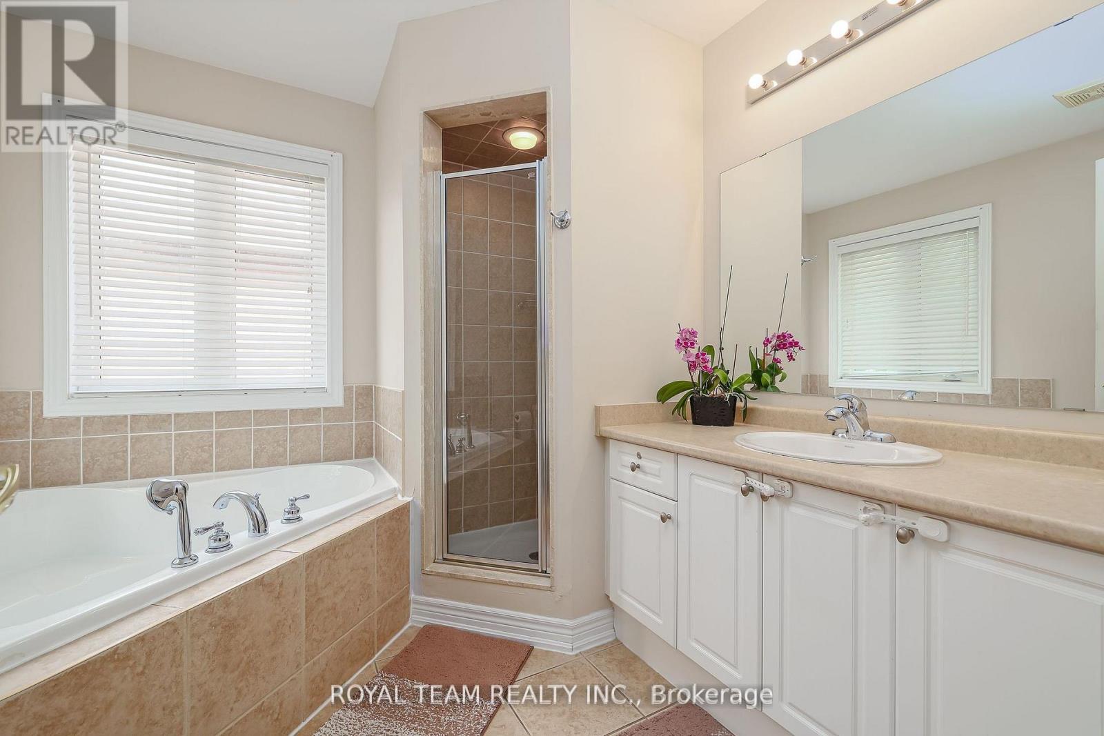 76 Degas Drive, Vaughan, ON - Indoor Photo Showing Bathroom