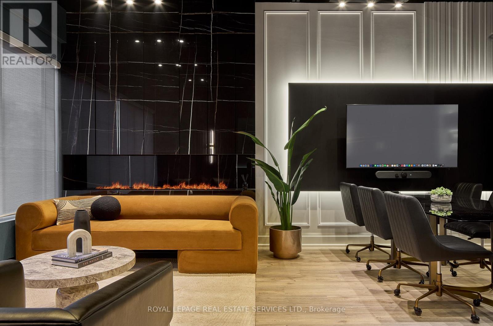 206 - 3475 Rebecca Street, Oakville, ON