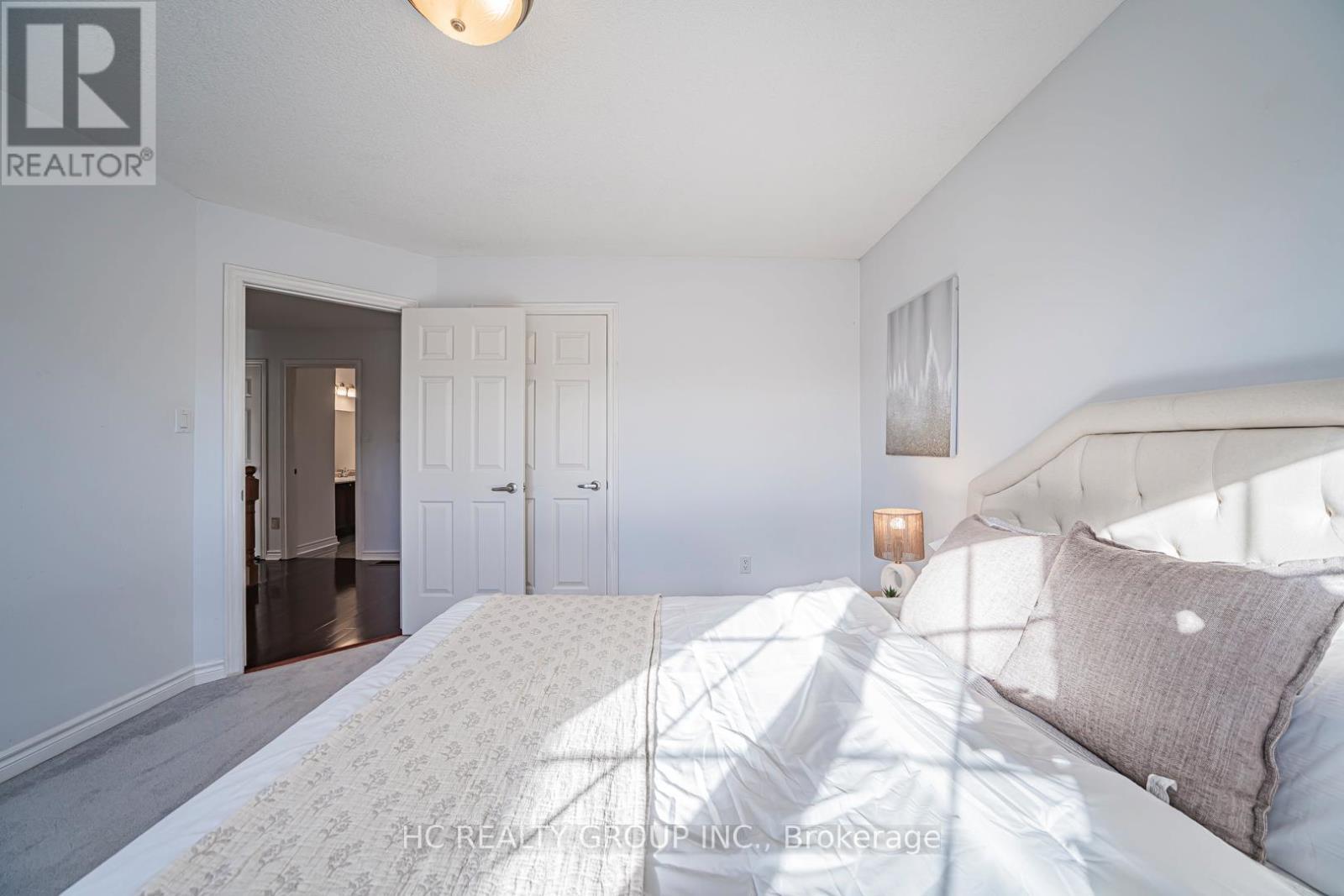 2066 Pineview Drive, Oakville, ON - Indoor Photo Showing Bedroom