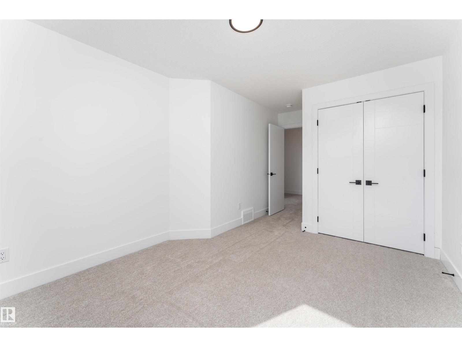 3127 Magpie Wy Nw, Edmonton, AB - Indoor Photo Showing Other Room