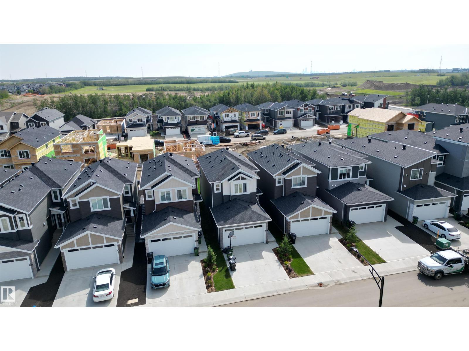 3127 Magpie Wy Nw, Edmonton, AB - Outdoor With Facade