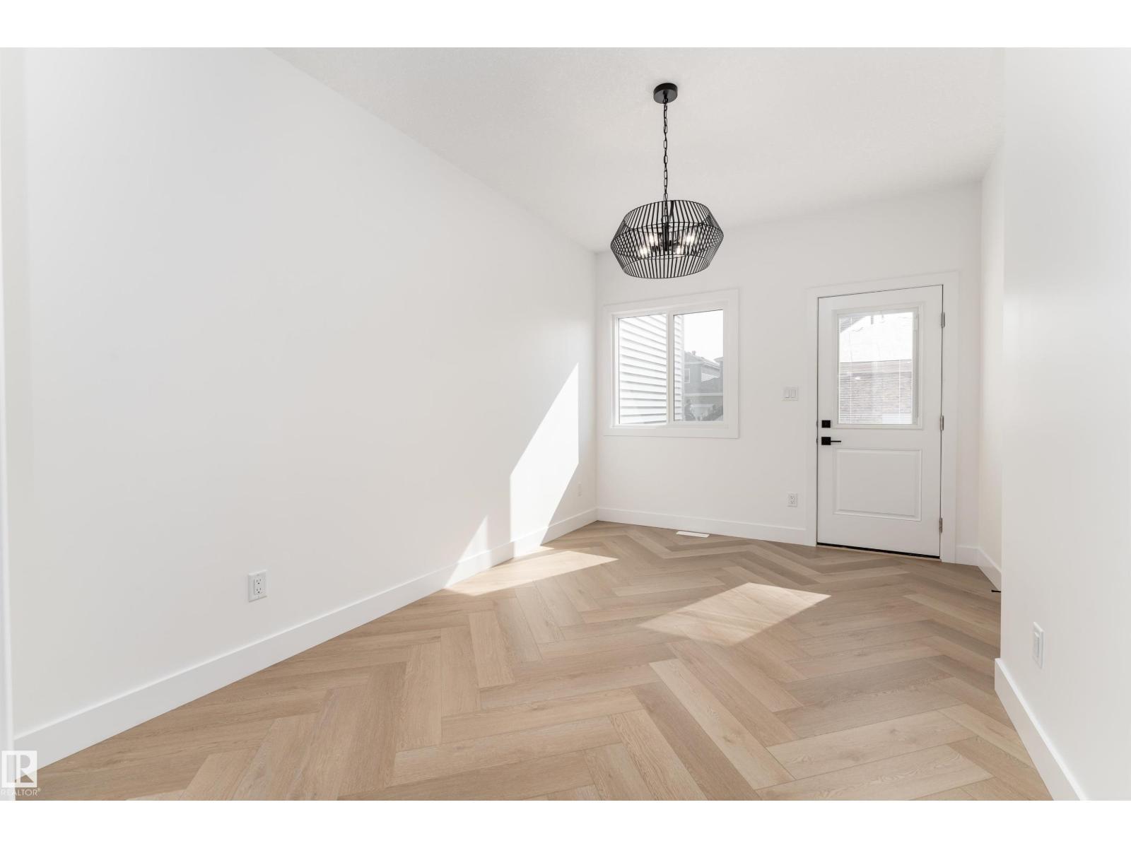 3127 Magpie Wy Nw, Edmonton, AB - Indoor Photo Showing Other Room