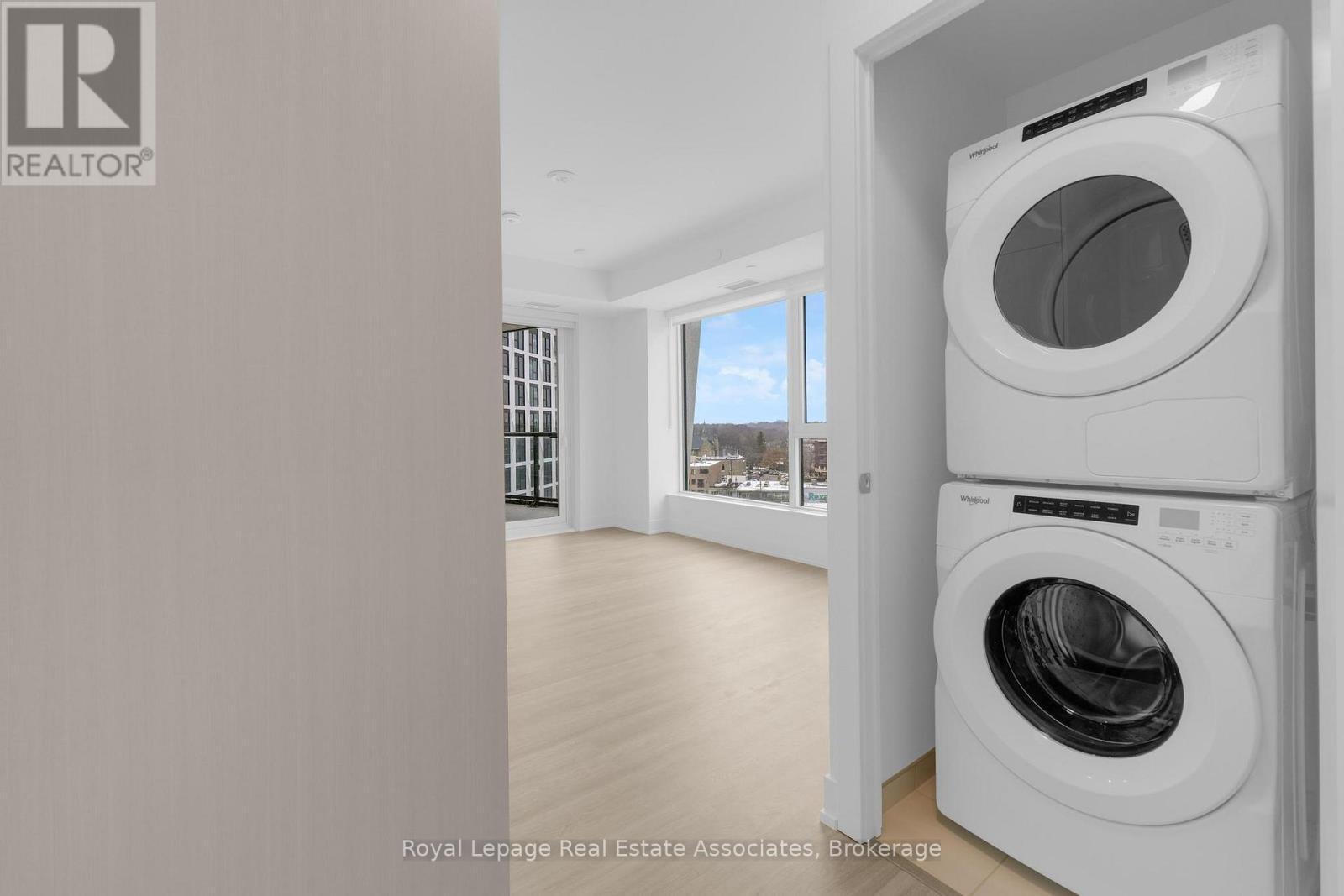 1012 - 60 Central Park Roadway, Toronto, ON - Indoor Photo Showing Laundry Room