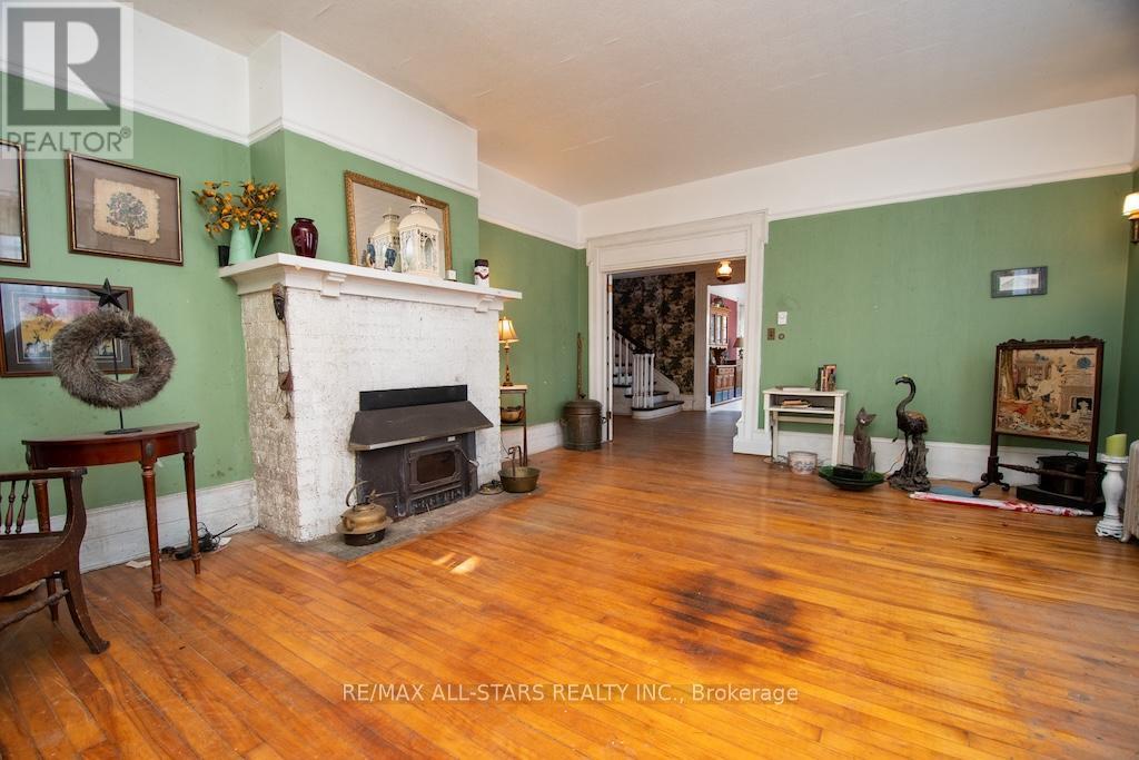 173 Lindsay Street S, Kawartha Lakes (Lindsay), ON - Indoor Photo Showing Other Room With Fireplace