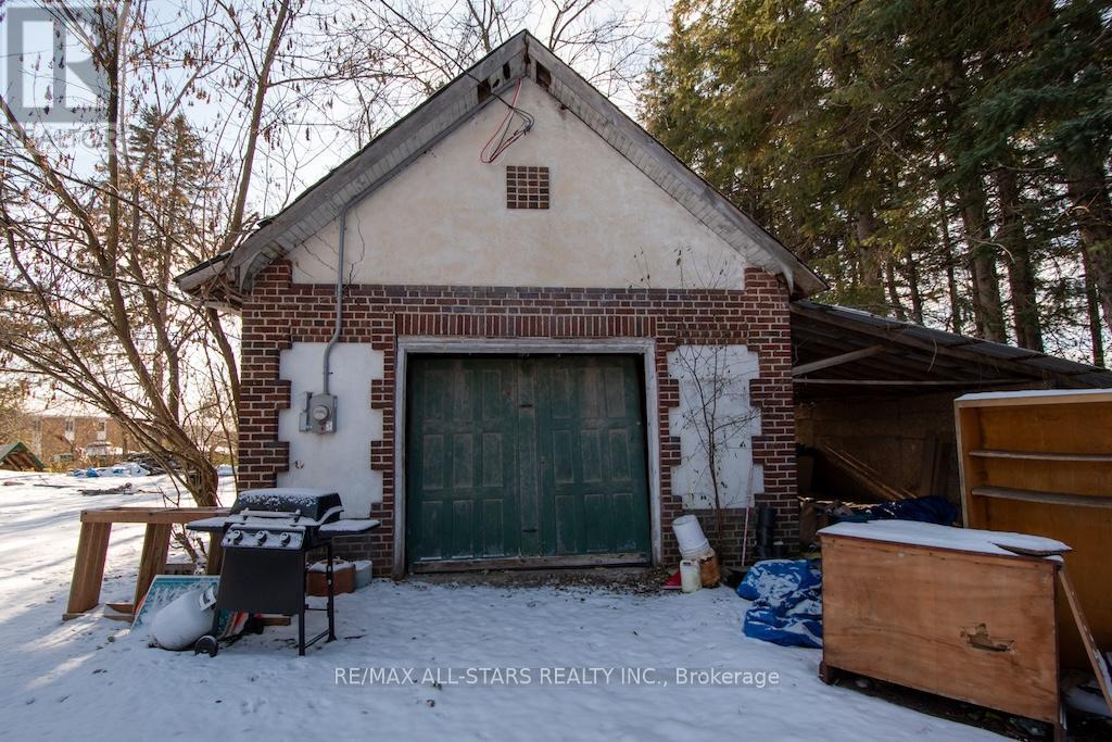 173 Lindsay Street S, Kawartha Lakes (Lindsay), ON - Outdoor