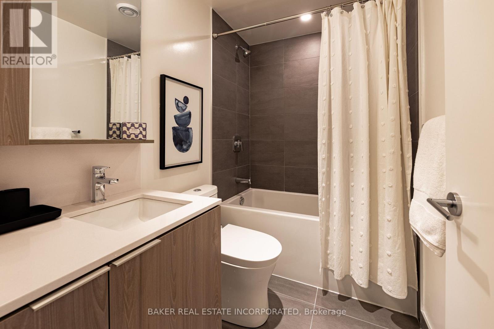 1007 - 223 Redpath Avenue, Toronto, ON - Indoor Photo Showing Bathroom