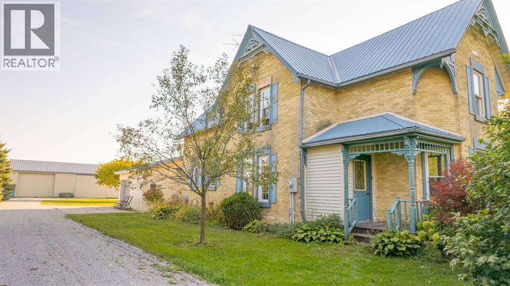 1371 Petrolia Line, St Clair, ON - Outdoor