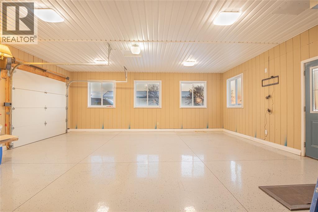 1371 Petrolia Line, St Clair, ON - Indoor Photo Showing Garage