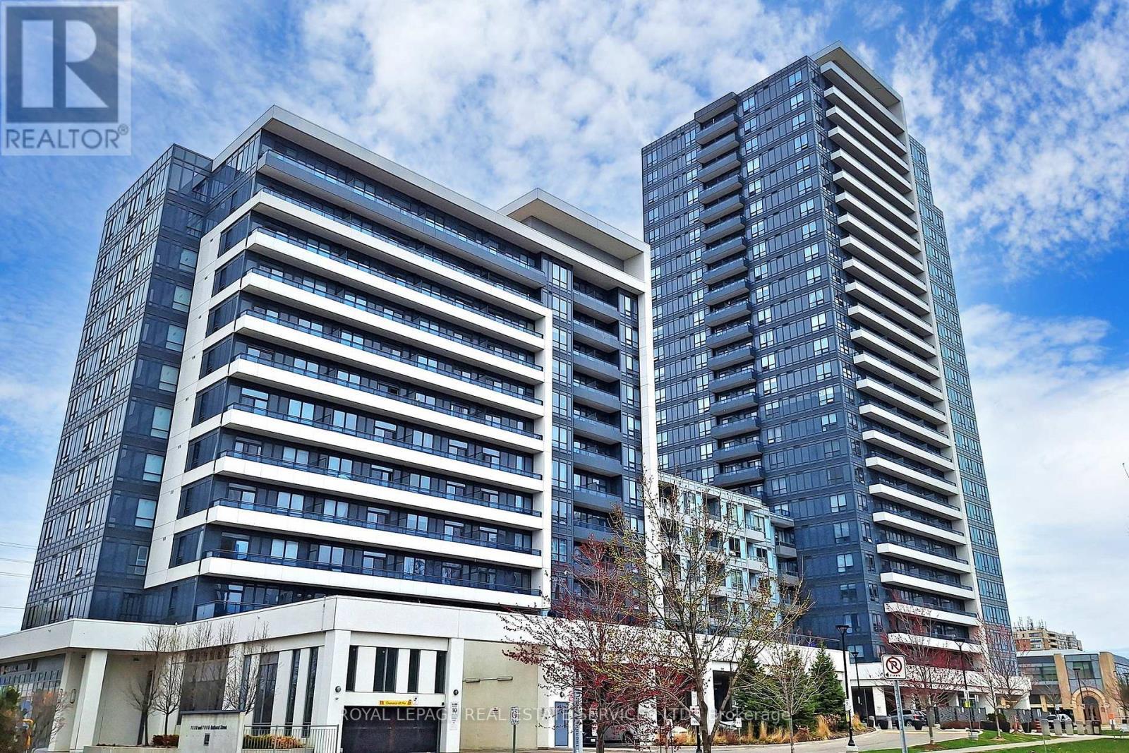 528 - 7900 Bathurst Street, Vaughan, ON - Outdoor With Balcony With Facade