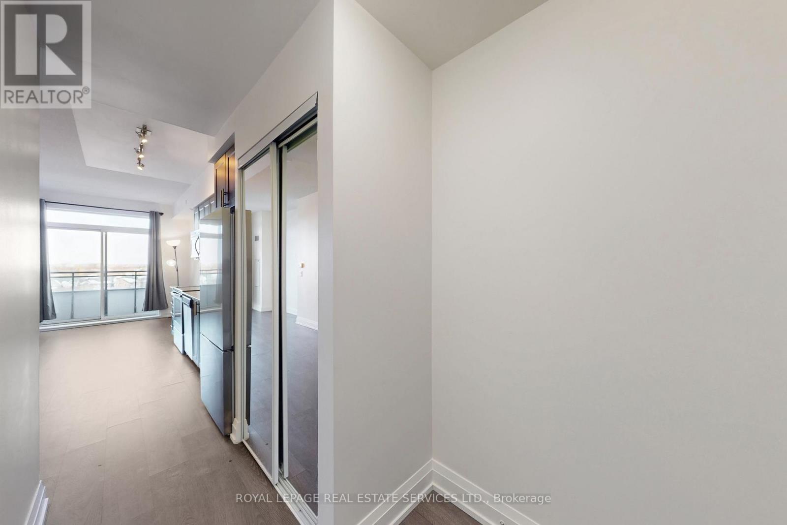 528 - 7900 Bathurst Street, Vaughan, ON - Indoor Photo Showing Other Room