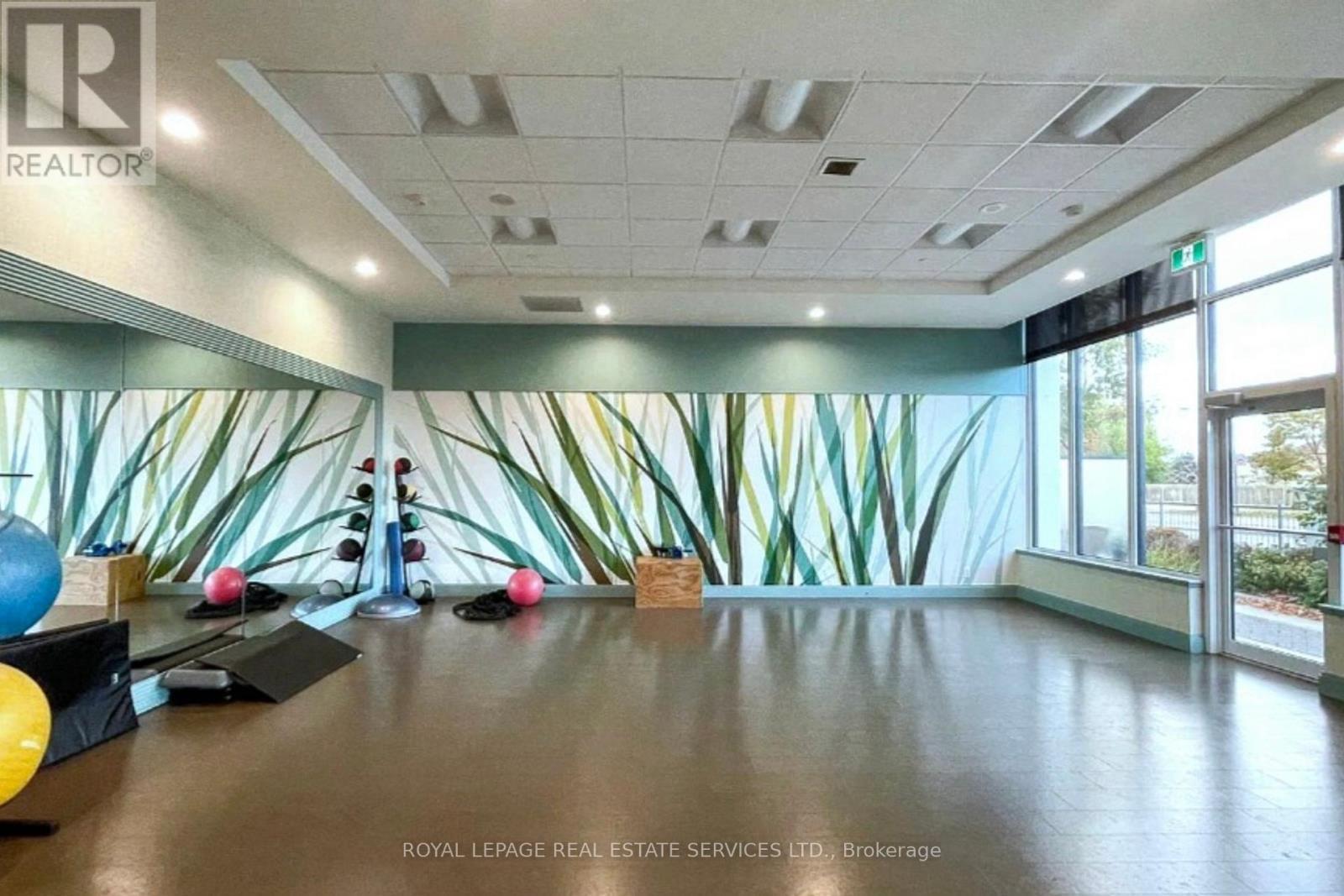 528 - 7900 Bathurst Street, Vaughan, ON - Indoor Photo Showing Other Room