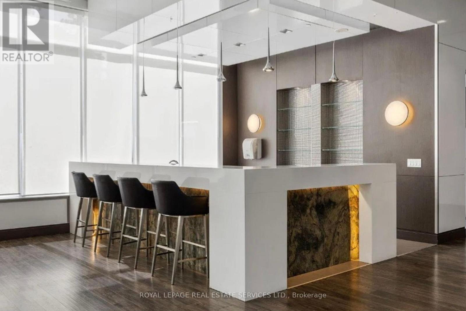 528 - 7900 Bathurst Street, Vaughan, ON - Indoor Photo Showing Other Room