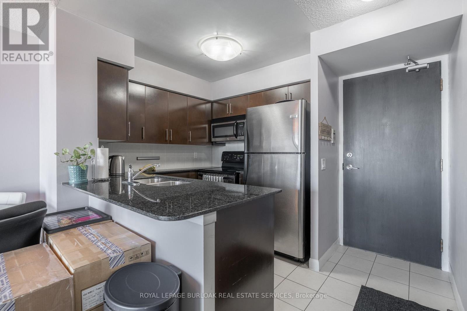 2903 - 225 Sherway Gardens Road, Toronto, ON - Indoor Photo Showing Kitchen With Double Sink