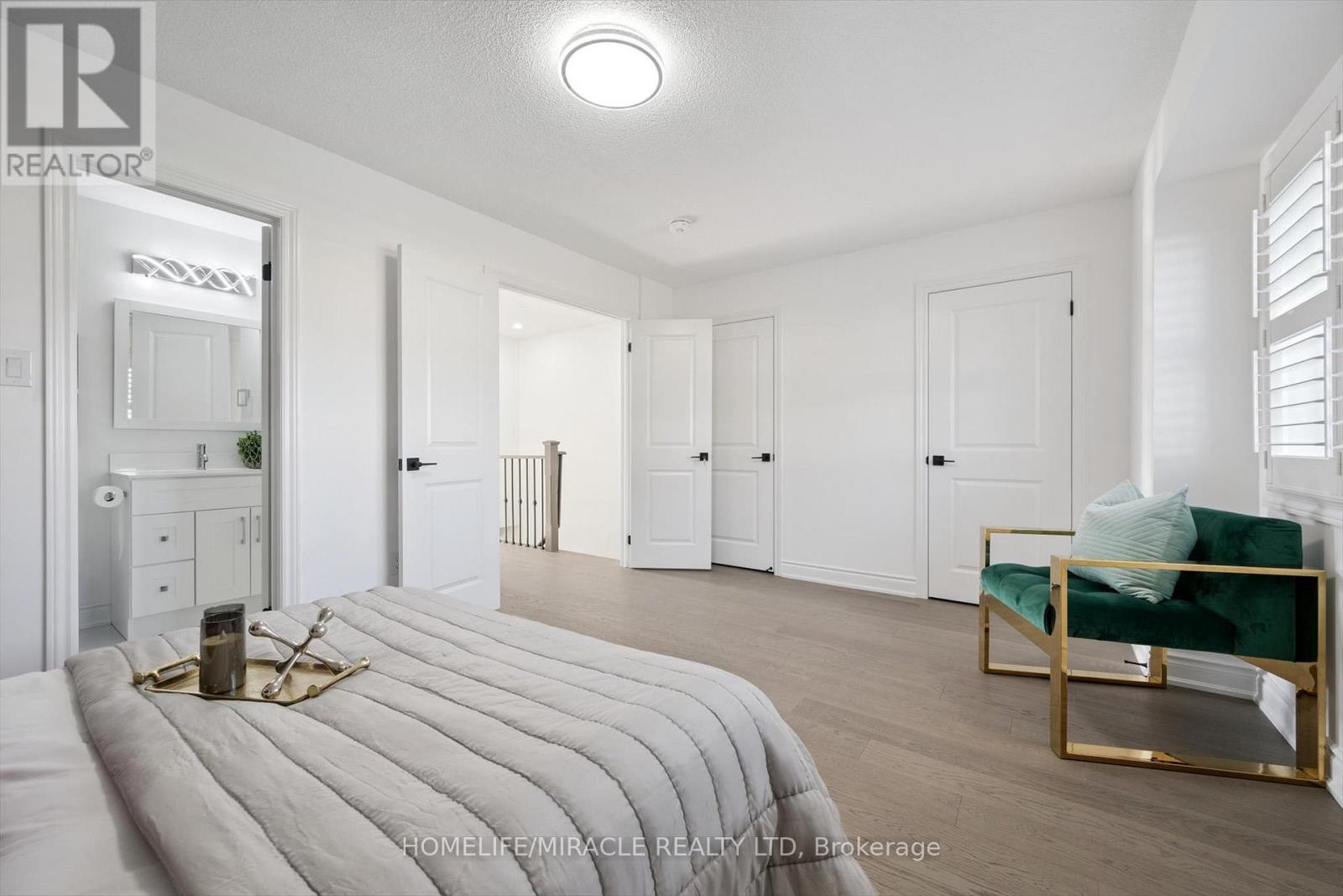 7562 Black Walnut Trail, Mississauga, ON - Indoor Photo Showing Bedroom