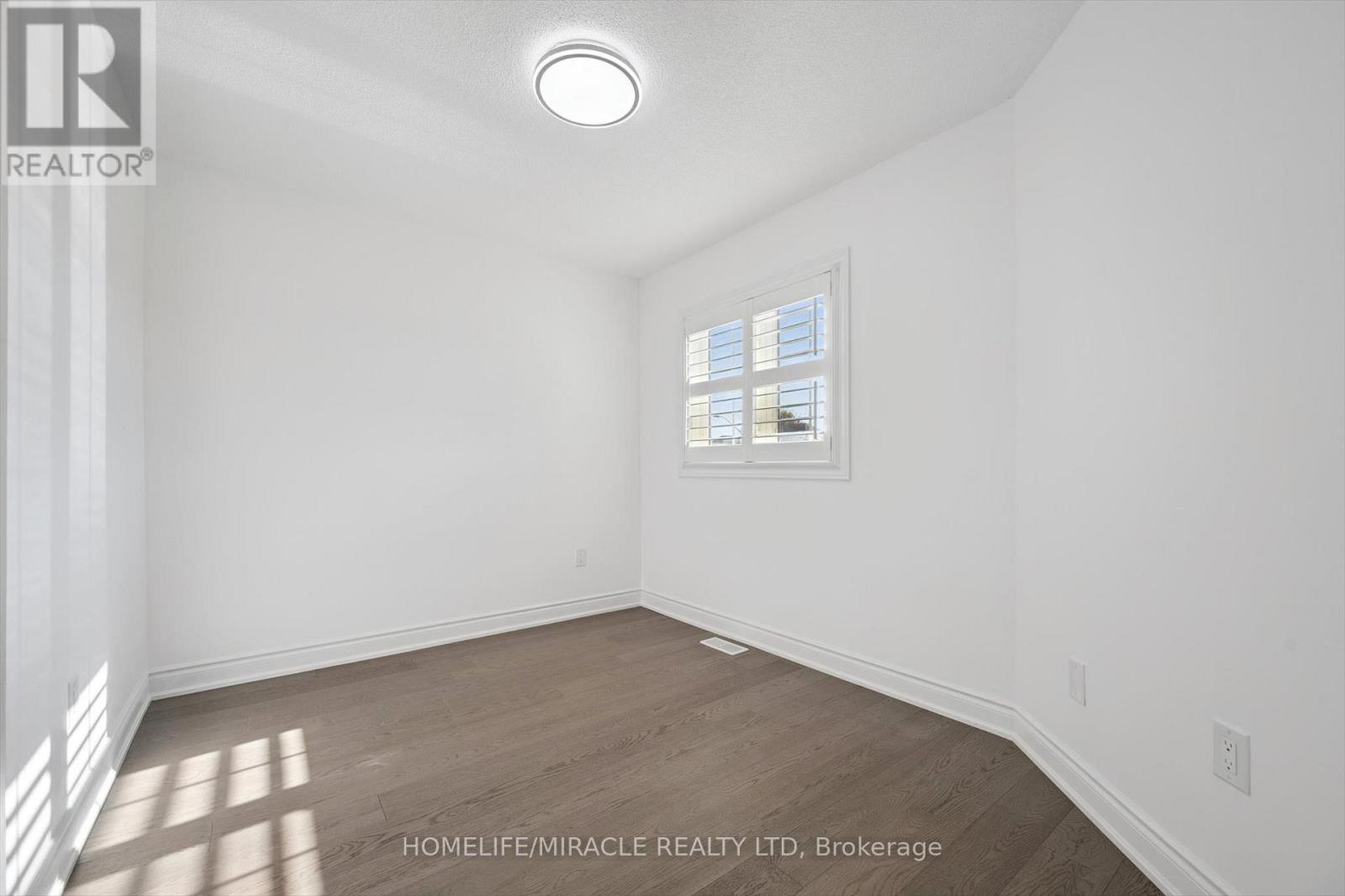 7562 Black Walnut Trail, Mississauga, ON - Indoor Photo Showing Other Room