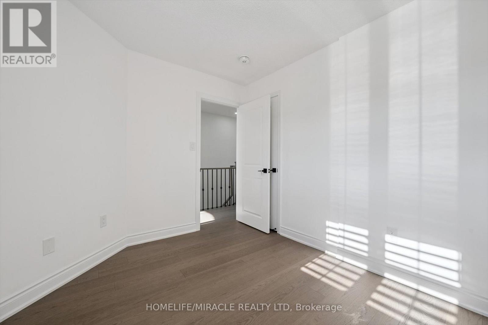 7562 Black Walnut Trail, Mississauga, ON - Indoor Photo Showing Other Room