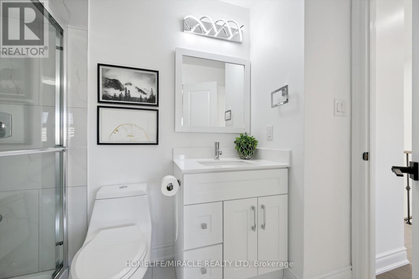 7562 Black Walnut Trail, Mississauga, ON - Indoor Photo Showing Bathroom