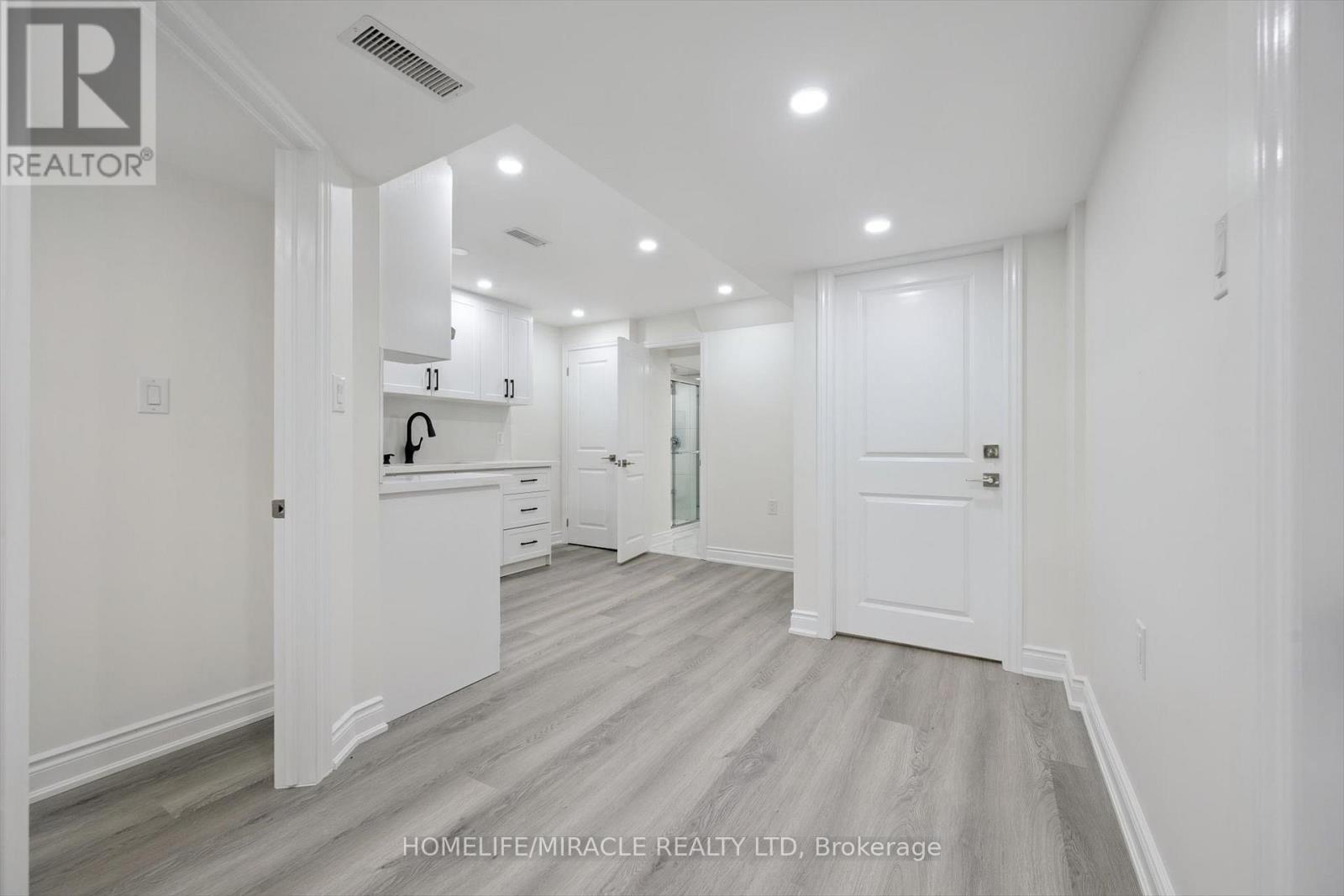 7562 Black Walnut Trail, Mississauga, ON - Indoor Photo Showing Other Room