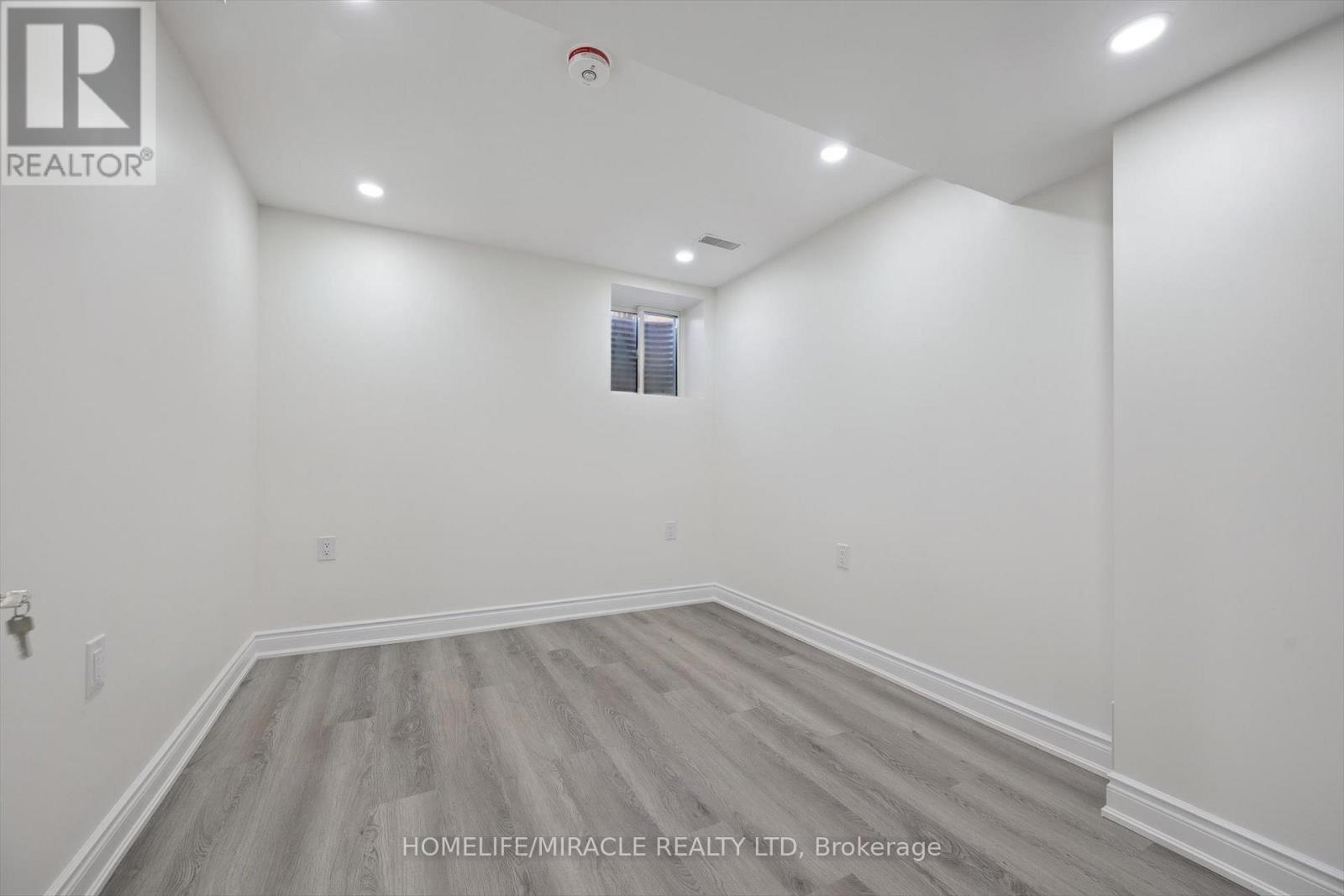 7562 Black Walnut Trail, Mississauga, ON - Indoor Photo Showing Other Room