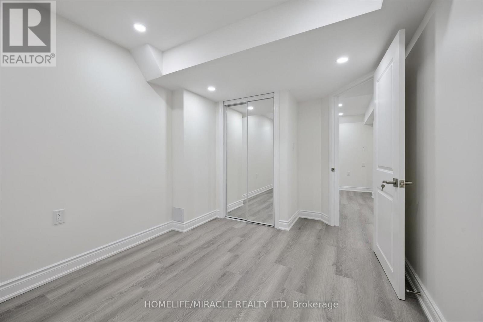 7562 Black Walnut Trail, Mississauga, ON - Indoor Photo Showing Other Room