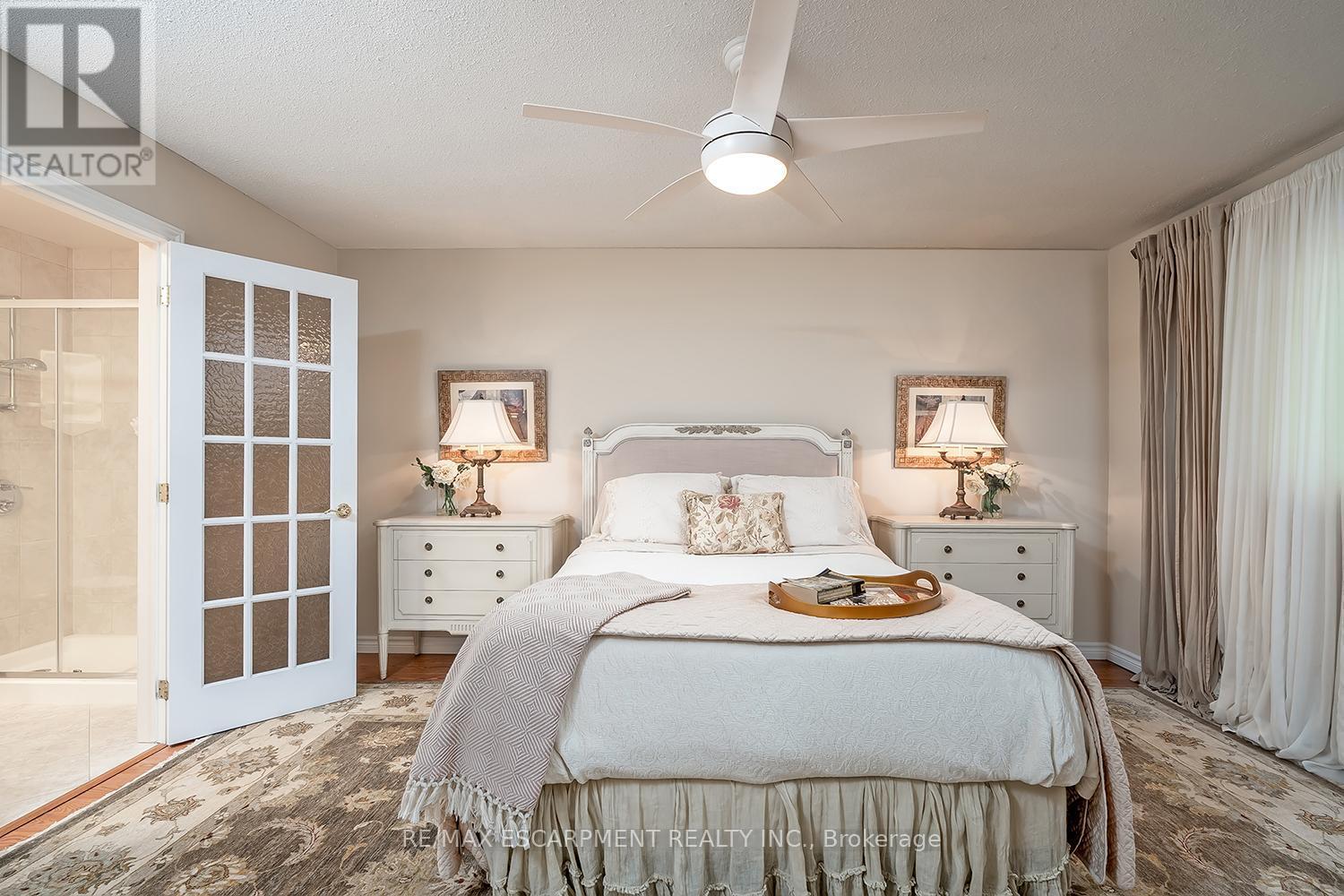 5 - 1580 Kerns Road, Burlington, ON - Indoor Photo Showing Bedroom