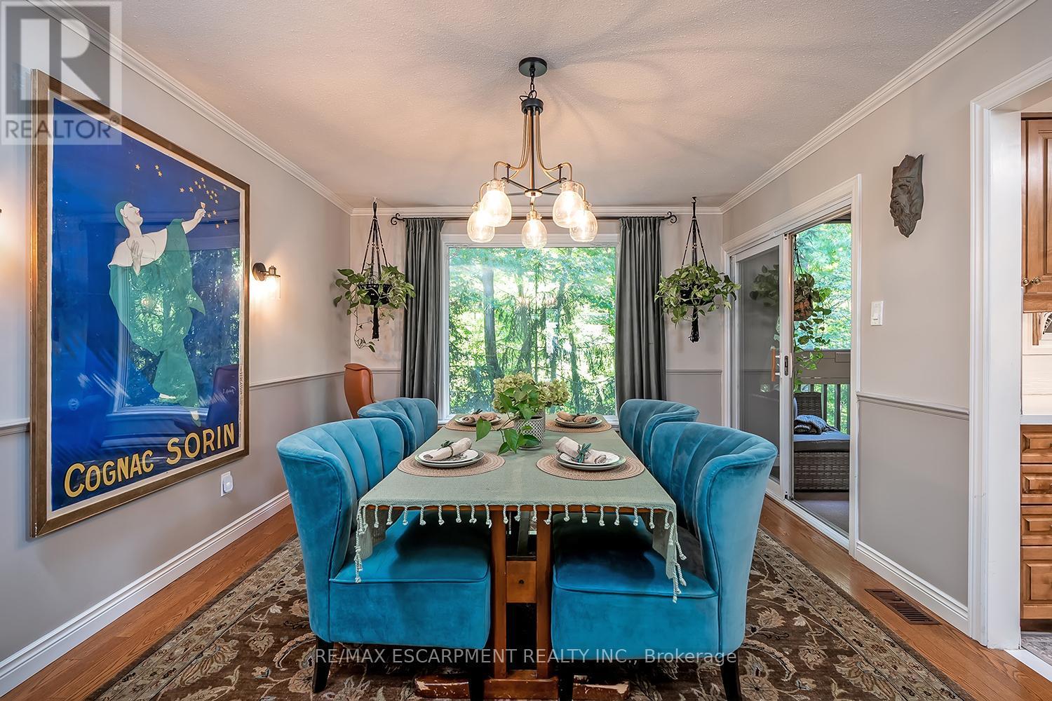 5 - 1580 Kerns Road, Burlington, ON - Indoor Photo Showing Dining Room