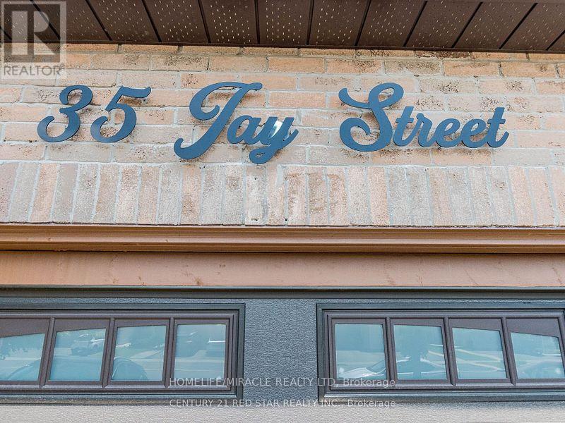 35 Jay Street, Brampton, ON - Outdoor With View