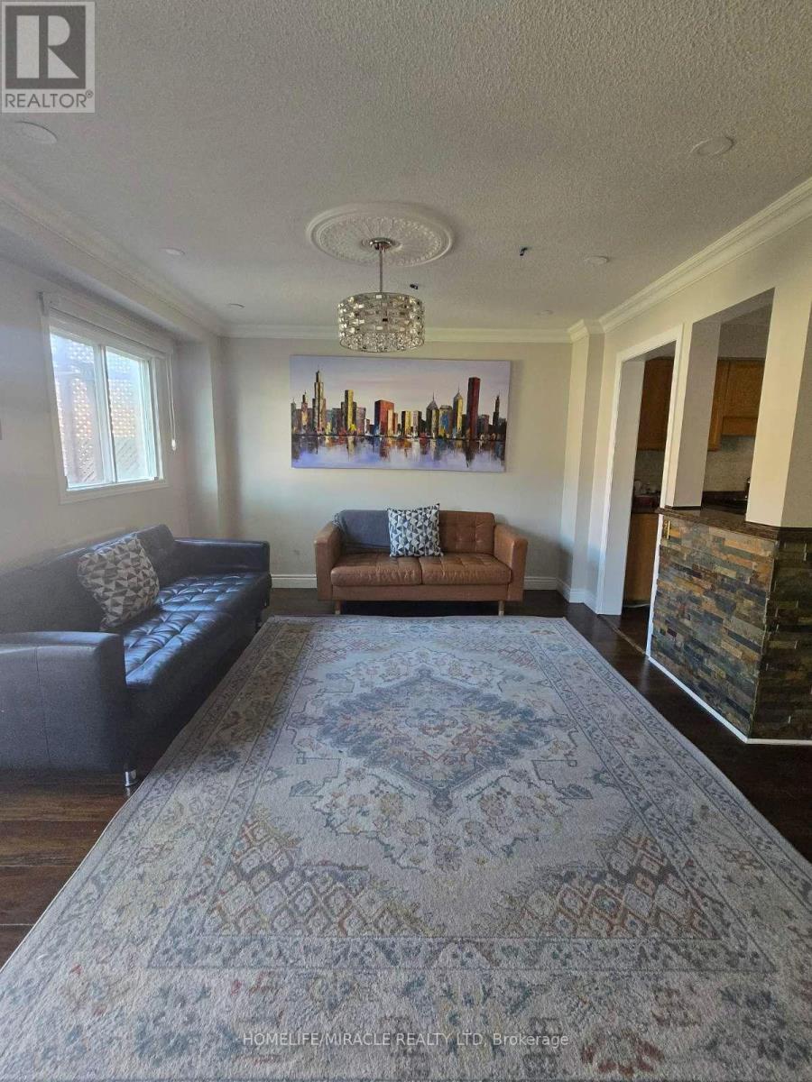 35 Jay Street, Brampton, ON - Indoor