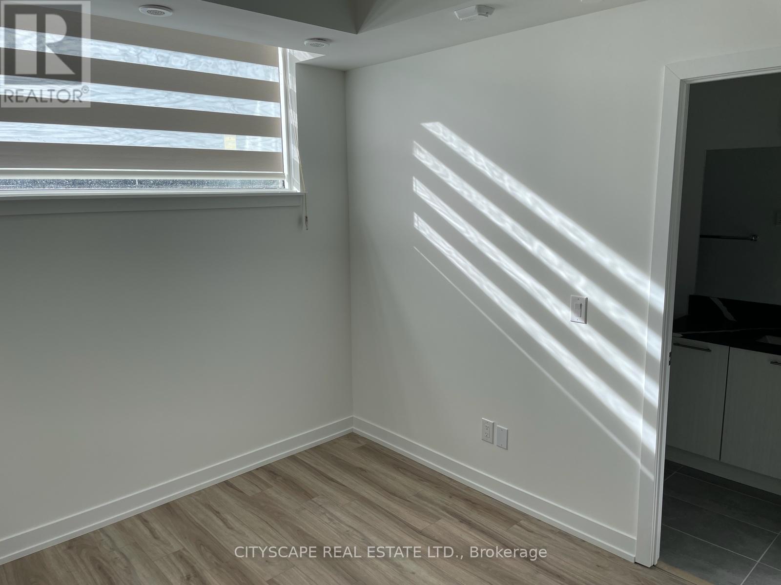 4 - 861 Sheppard Avenue W, Toronto, ON - Indoor Photo Showing Other Room