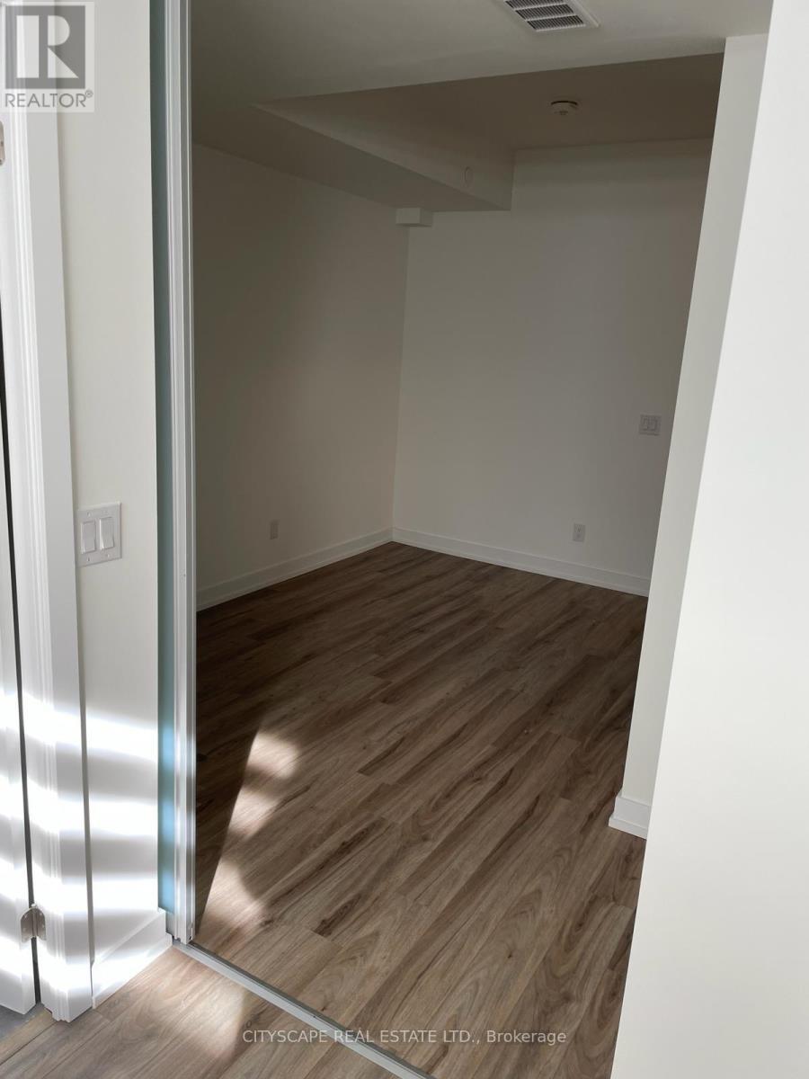 4 - 861 Sheppard Avenue W, Toronto, ON - Indoor Photo Showing Other Room